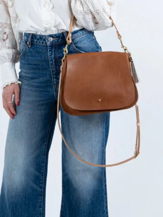 Meanwhile Back on the Farm Saddle purse - Picture 6 of 10